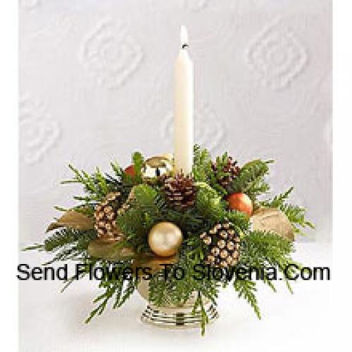 Beautiful Centerpiece with Greens and Pinecones